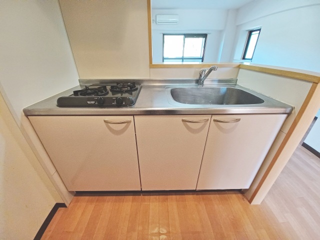 キッチン　205号室はガスコンロ付きです☆