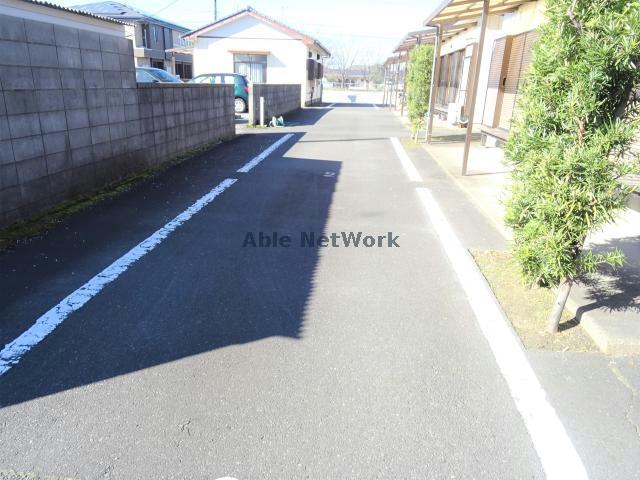 その他　敷地内駐車場2台無料