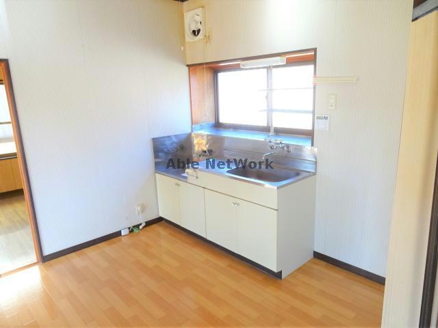 キッチン　窓付きキッチン