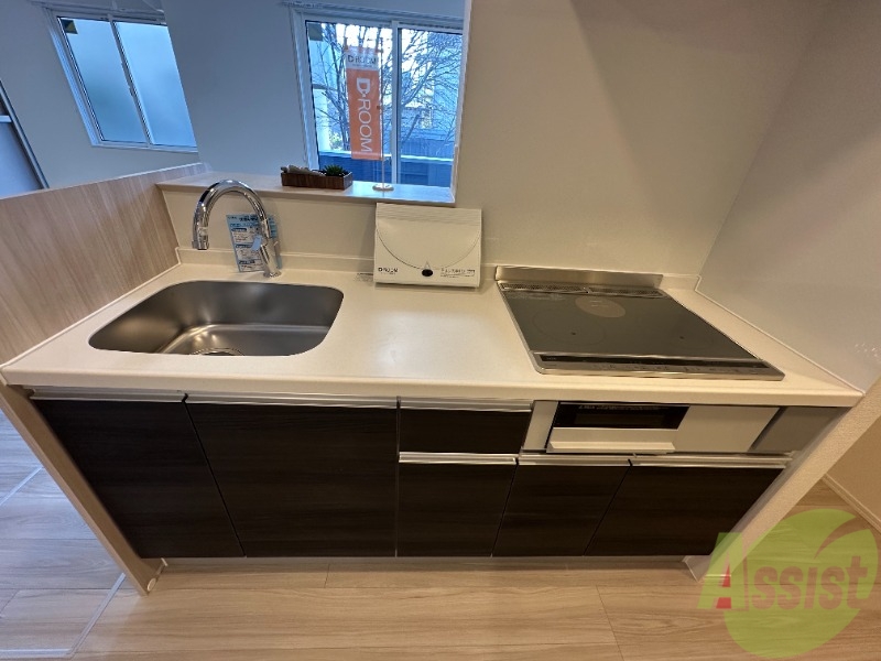 キッチン　キッチンはＩＨなのでお手入れがしやすそうですね。