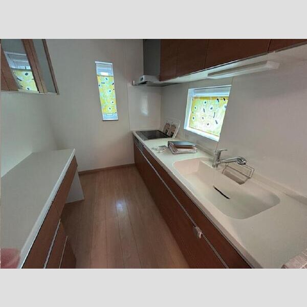 キッチン　コンパクトなキッチンで掃除もラクラク