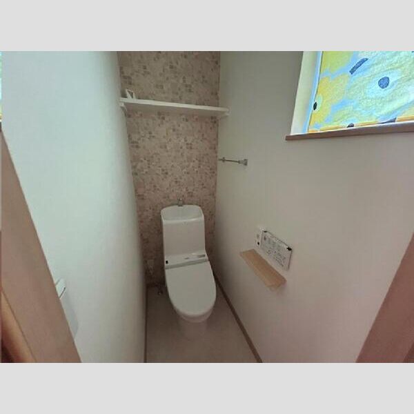 トイレ　ゆったりとした空間のトイレです