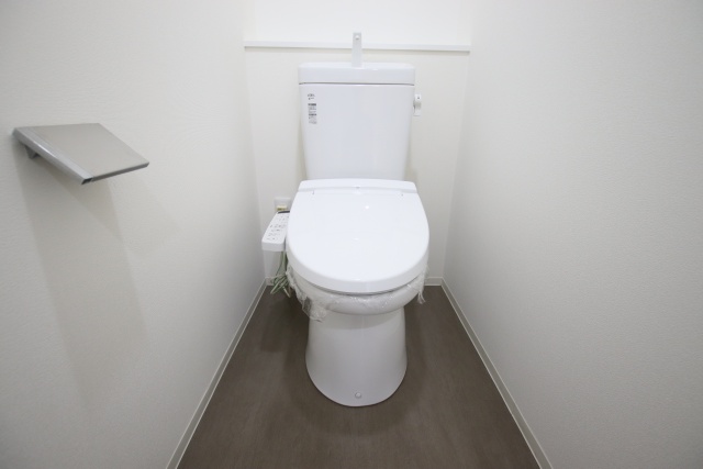 トイレ　※別室の参考写真の為、現況優先です。