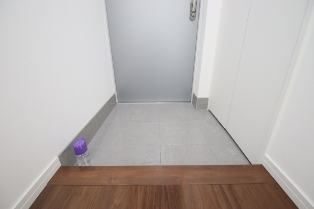 玄関　※別室の参考写真の為、現況優先です。