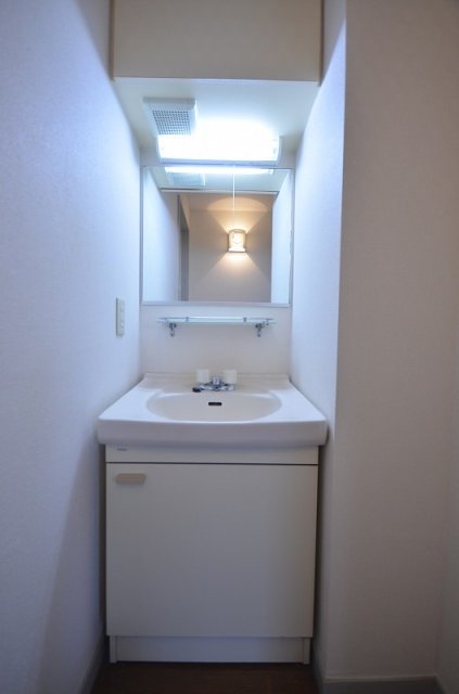 洗面設備　※同建物・別号室の写真です