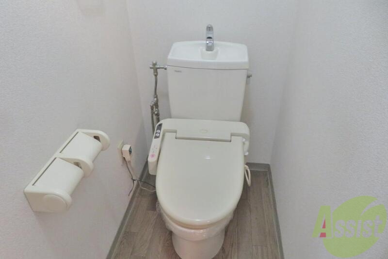 トイレ　トイレは温水洗浄付き。それに程よい広さでした。