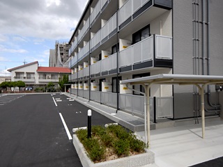 駐車場　駐車場