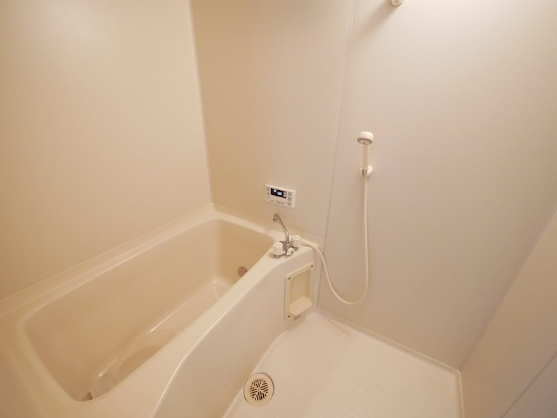 バス・シャワールーム　追焚き給湯付き