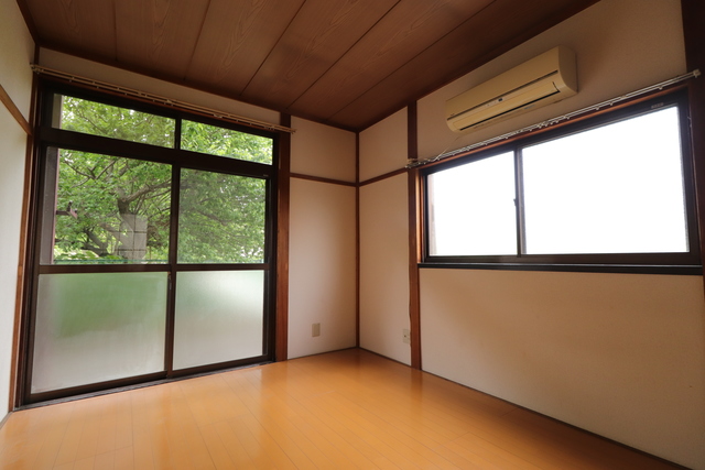 その他部屋・スペース　２面採光なので、明るく風通しのよい過ごしやすいお部屋です♪