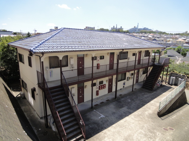 建物外観　最寄駅まで１１分かかりますが、健康のため歩くのもいいですね！