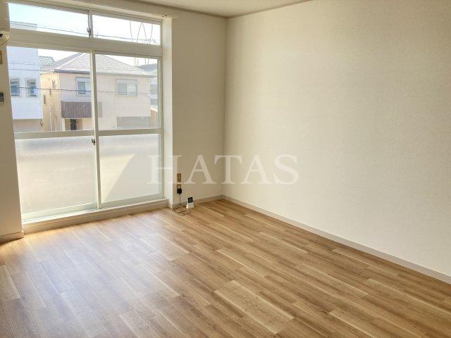 居室・リビング　同物件別部屋です。