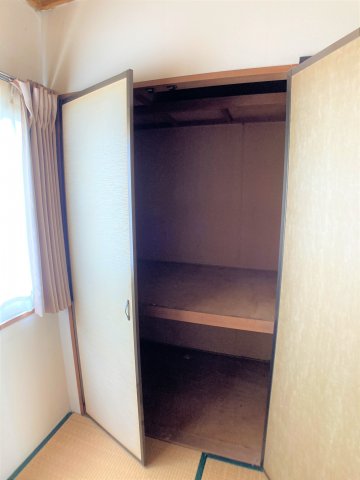 収納　別部屋同一間取の写真となります。