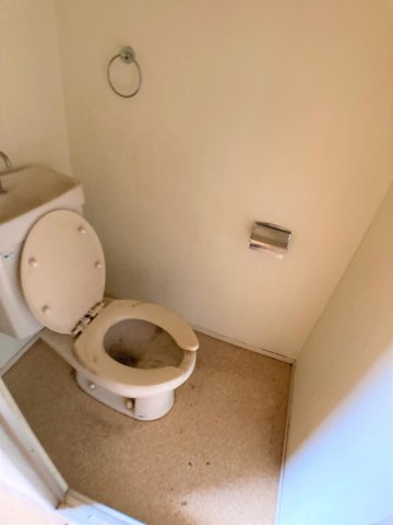 トイレ　別部屋同一間取の写真となります。