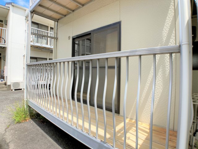 バルコニー　別部屋同一間取の写真となります。