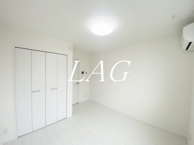 居室・リビング　洋室のお部屋です。（同仕様です。）