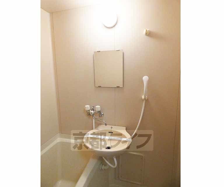 洗面設備　綺麗です。