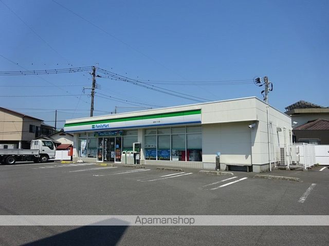 コンビニ　ファミリーマート（コンビニ）まで492m