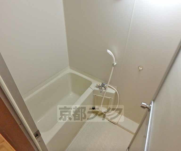 バス・シャワールーム　ゆったりできるバスルームです