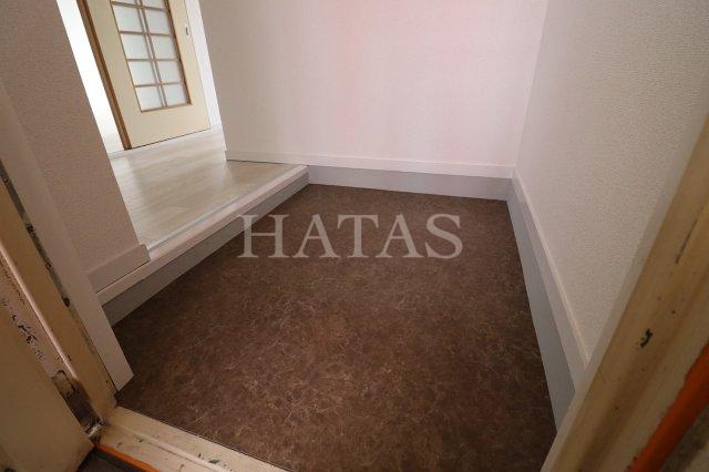 玄関　同物件別部屋です。