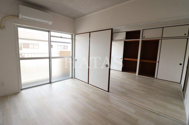 居室・リビング　同物件別部屋です。