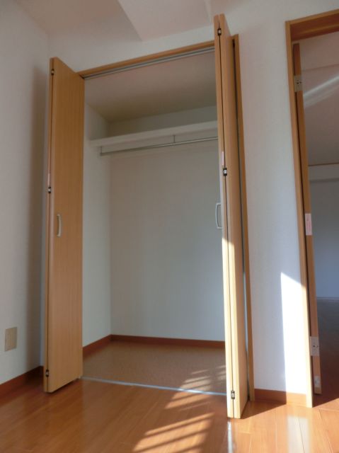 収納　クローゼットタイプで洋服の収納が楽々です