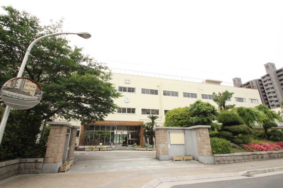 役所　広島県庁（役所）まで2595m