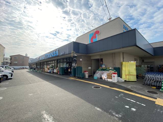 スーパー　（株）万代／鷹殿店（スーパー）まで273m