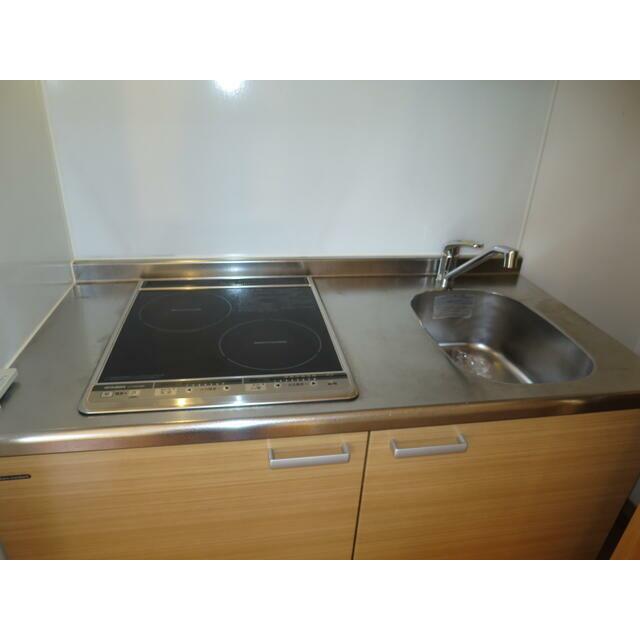 キッチン　コンパクトなキッチンで掃除もラクラク