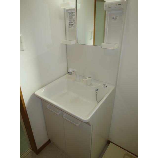 洗面設備　朝の身支度には欠かせない独立洗面化粧台