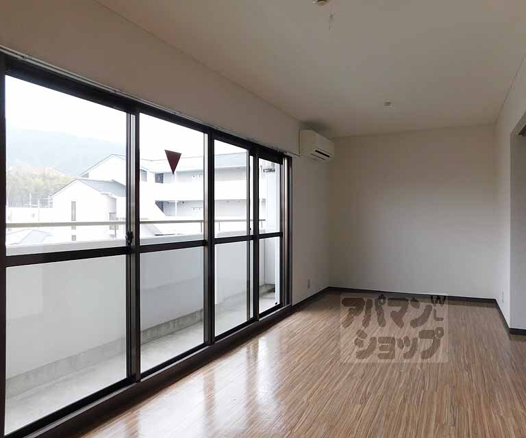 居室・リビング　開放感のあるお部屋です