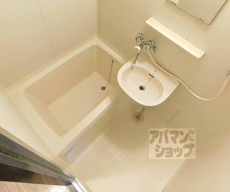 バス・シャワールーム　綺麗なユニットバスです