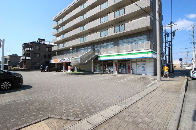 コンビニ　ファミリーマート 鷲津駅前店（コンビニ）まで1164m