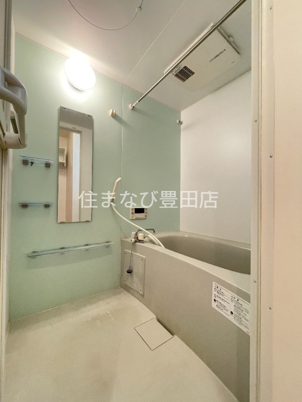 バス・シャワールーム　同型別部屋写真
