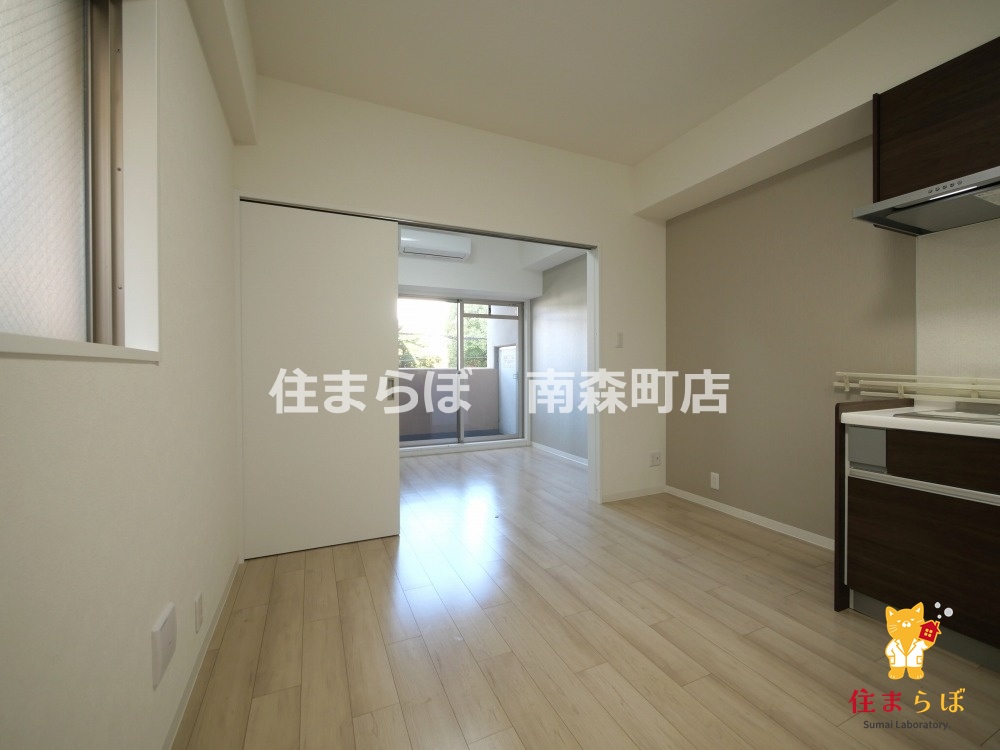 居室・リビング　「“合う暮らし”を、LINEで一緒に描こう。」