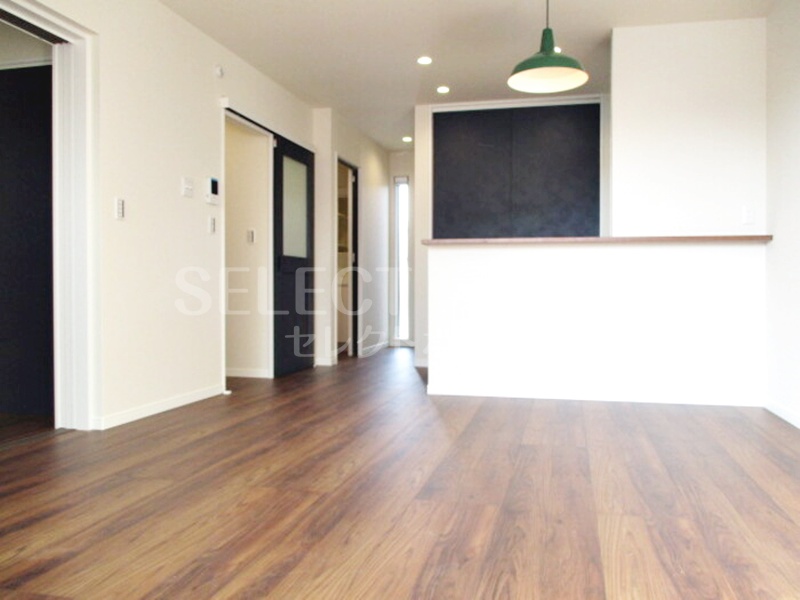 居室・リビング　こちらの居間で趣味の時間をお楽しみください