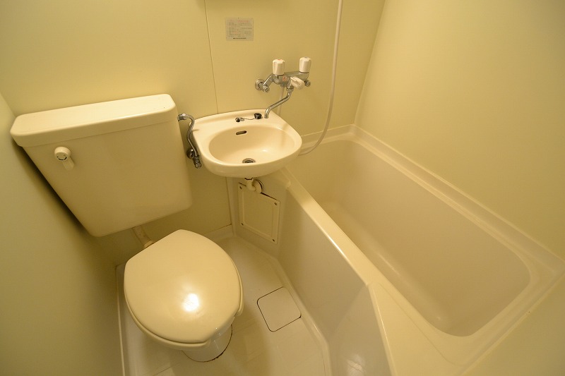 トイレ　３点ユニットタイプ