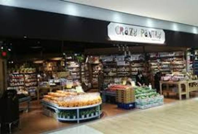 スーパー　CRAZY　PANTRYモザイクボックス川西店（スーパー）まで558m
