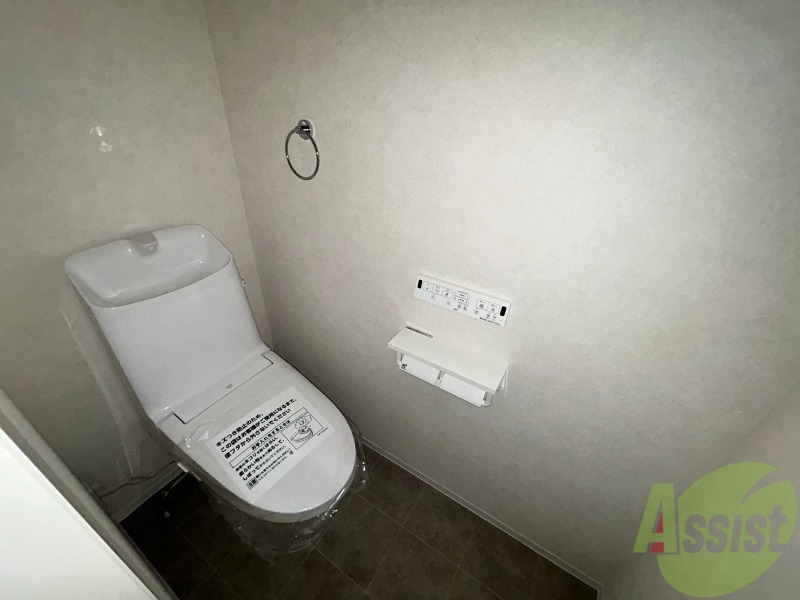 トイレ　トイレは温水洗浄便座なので快適にお使いいただけます。