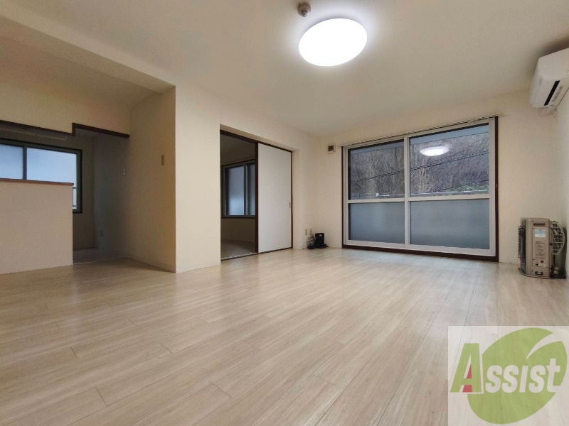 居室・リビング　広々としたリビングですね。使い勝手がよさそうですね！