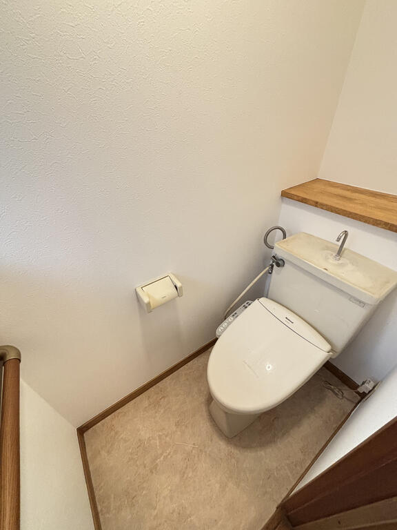 トイレ　トイレ２箇所あり♪ウォシュレット付き♪（残置物）