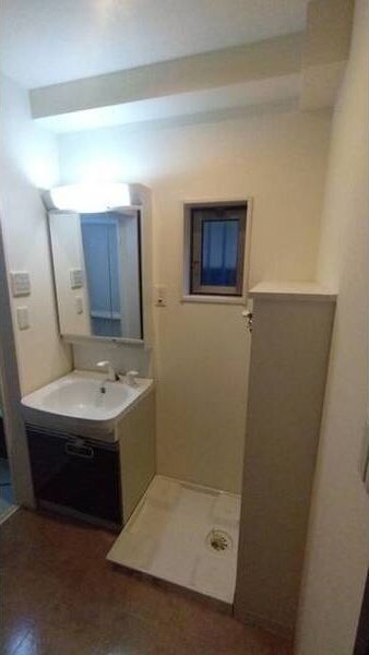 洗面設備　脱衣スペースもあります