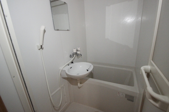 バス・シャワールーム　※別号室のお写真です