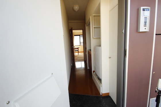 玄関　※別号室のお写真です