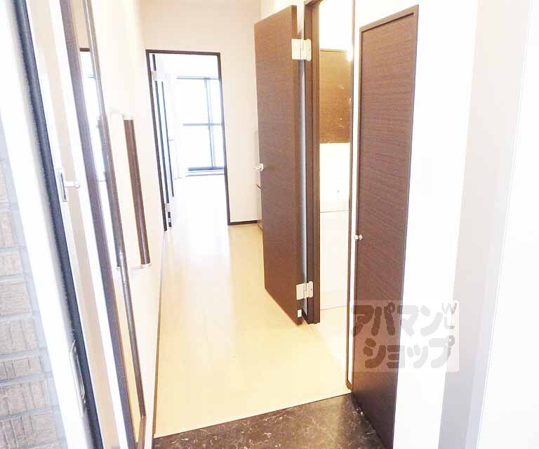 玄関　玄関からです！