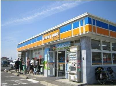 コンビニ　エブリワン高良内店（コンビニ）まで262m