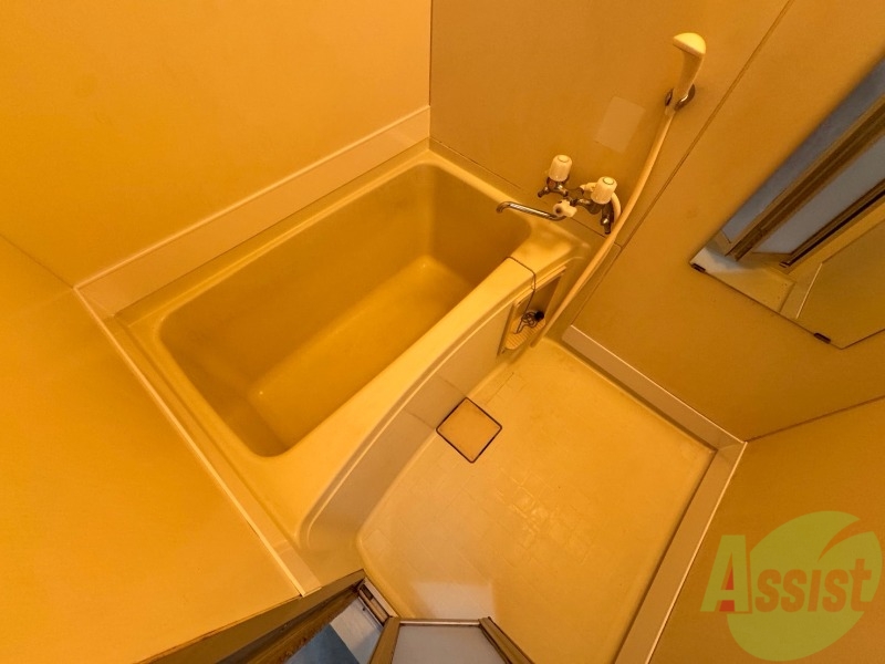 バス・シャワールーム　お風呂になります。一日の疲れを癒してくださいね。