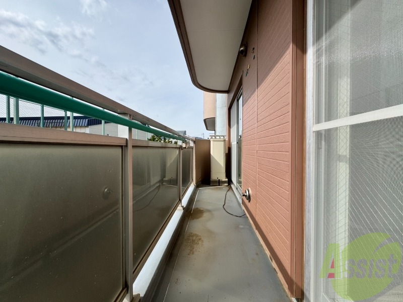 バルコニー　バルコニーです。洗濯物を干したり一息ついたりできますね！