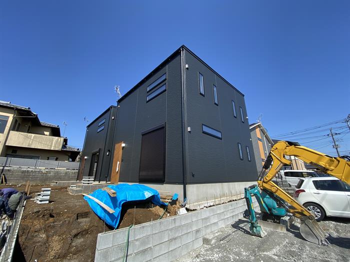 建物外観　奥側の戸建てとなります