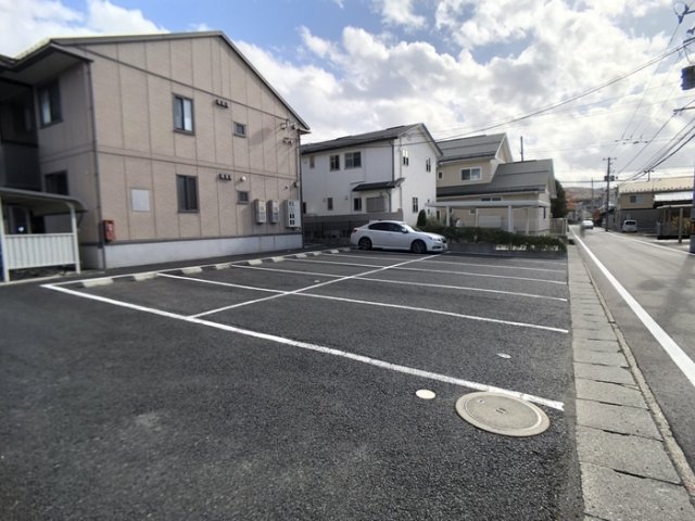 駐車場　駐車場