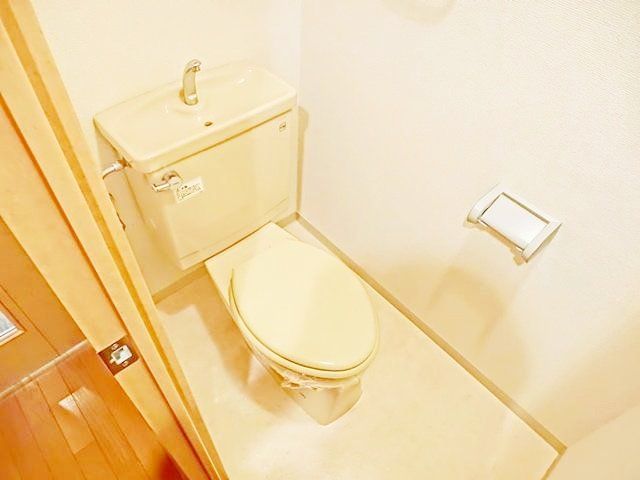 トイレ　お部屋探しは株式会社　タウンハウジング　までお気軽にお問合…